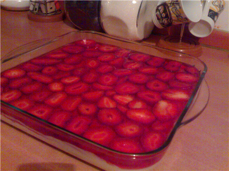 Kedi dilli çilekli tatlı