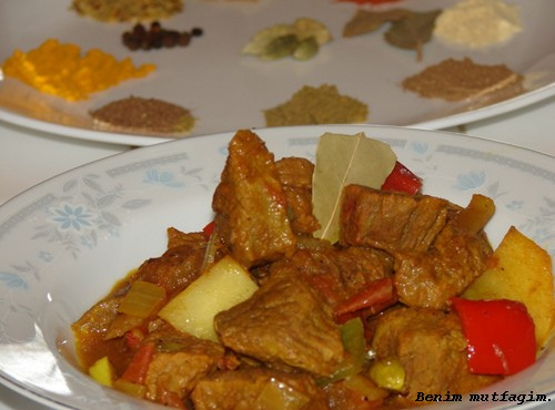 Acılı Dana Etli Yemek